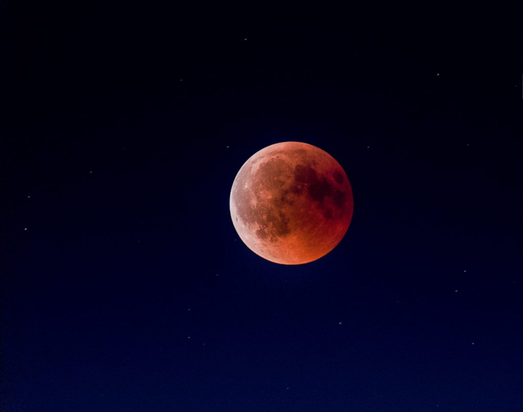 Diese 4 Sternzeichen verlieben sich zum Oktober-Vollmond