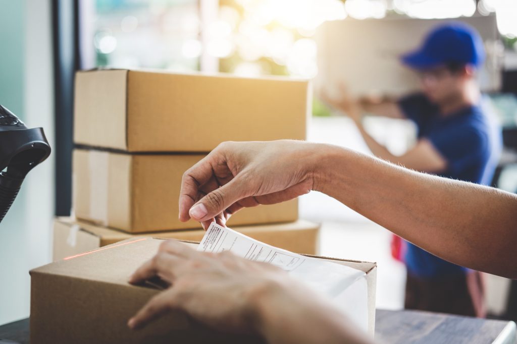 Postbote bunkert mehr als 1000 Briefe zu Hause