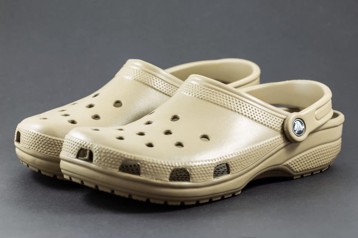 Crocs spendet 10.000 Paar Schuhe pro Tag an Gesundheitspersonal