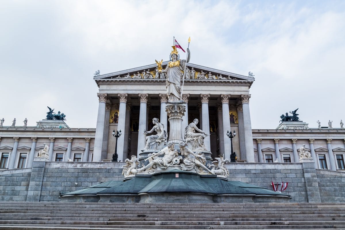 Darf die Regierung unsere Grundrechte einschränken?