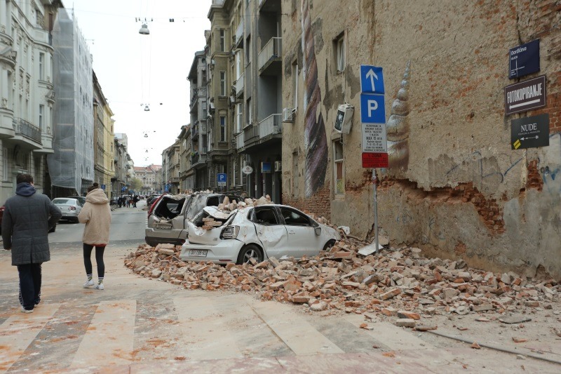 Erdbeben und Corona in Kroatien: „Gestern haben sie gesagt, wir dürfen die Häuser nicht verlassen. Heute sagen sie, wir müssen aus Häusern raus!“