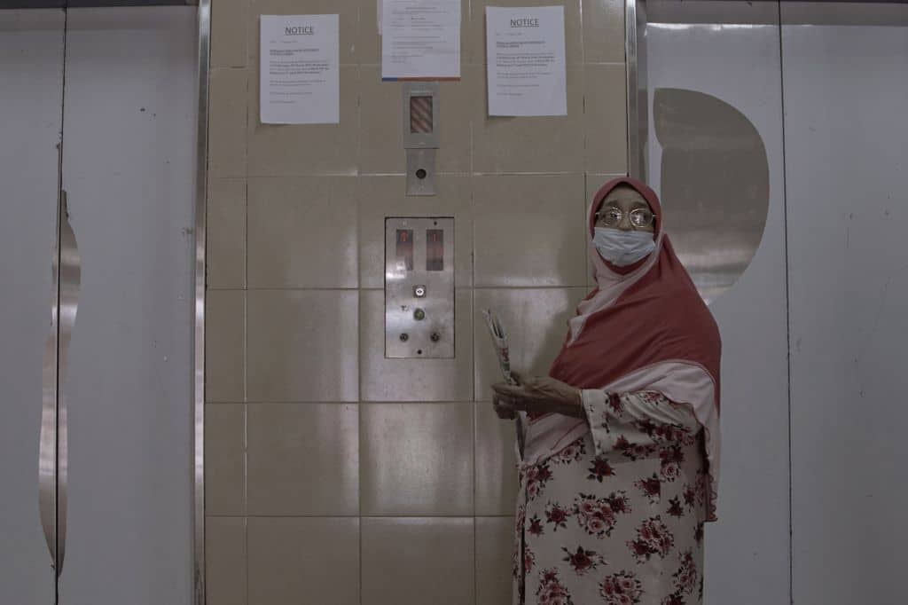 Frauen sollten sich während dem Lockdown schminken, rät Frauenministerium in Malaysia
