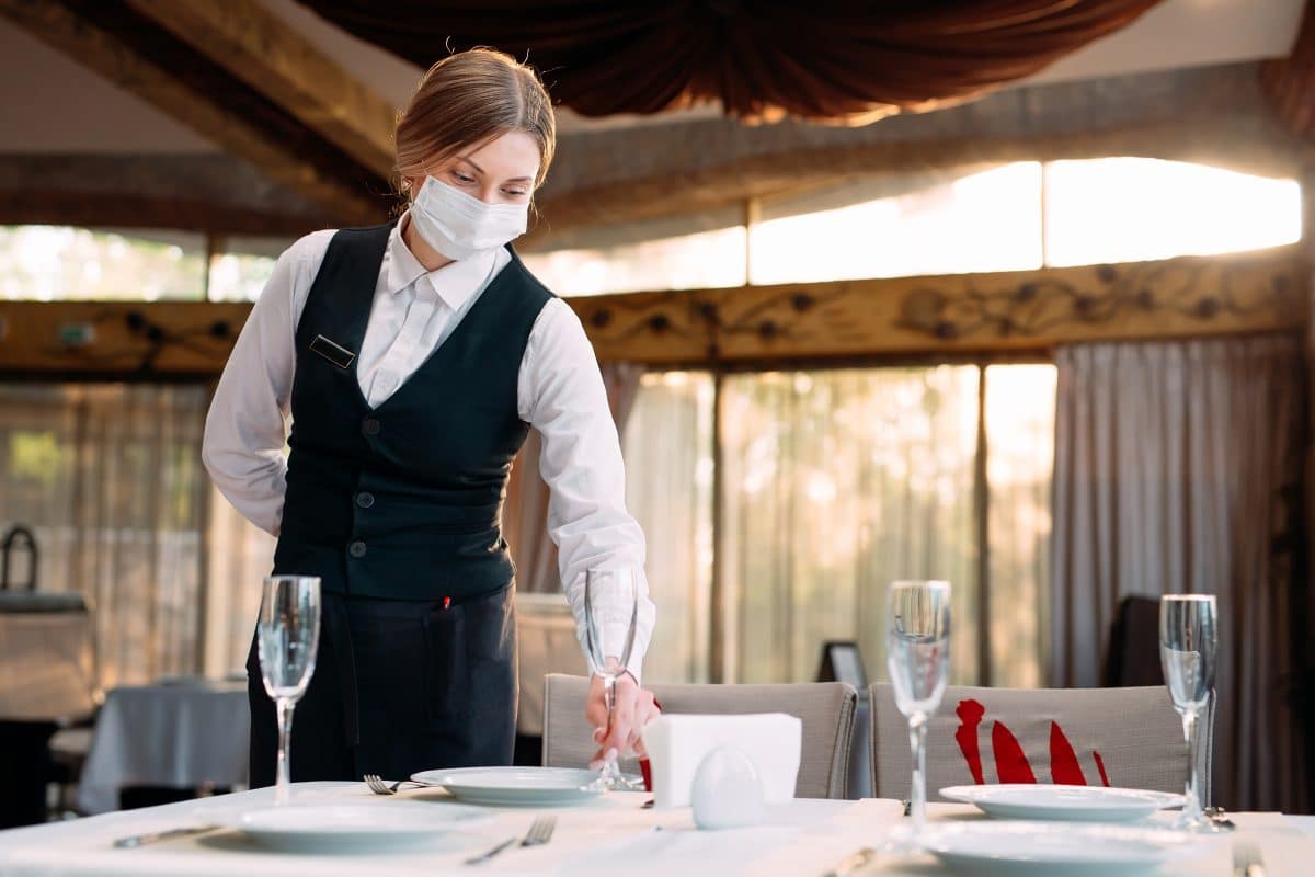 Dieses Video zeigt, wie sich das Coronavirus in Restaurants ausbreitet