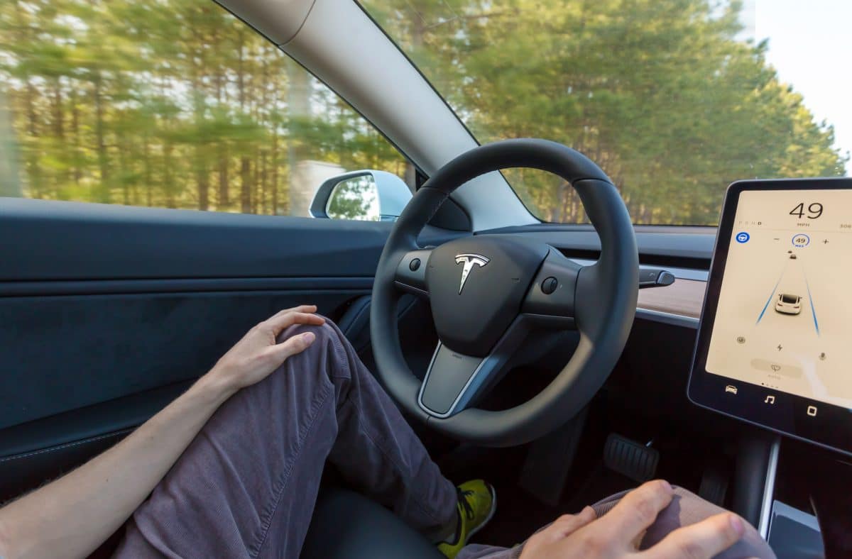 Tesla Autopilot verwechselt Burger King-Logo mit Stoppschild