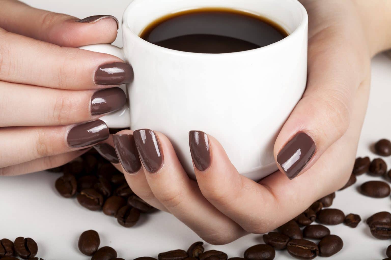 1. Coffee Brown Ombre Nails - wide 10