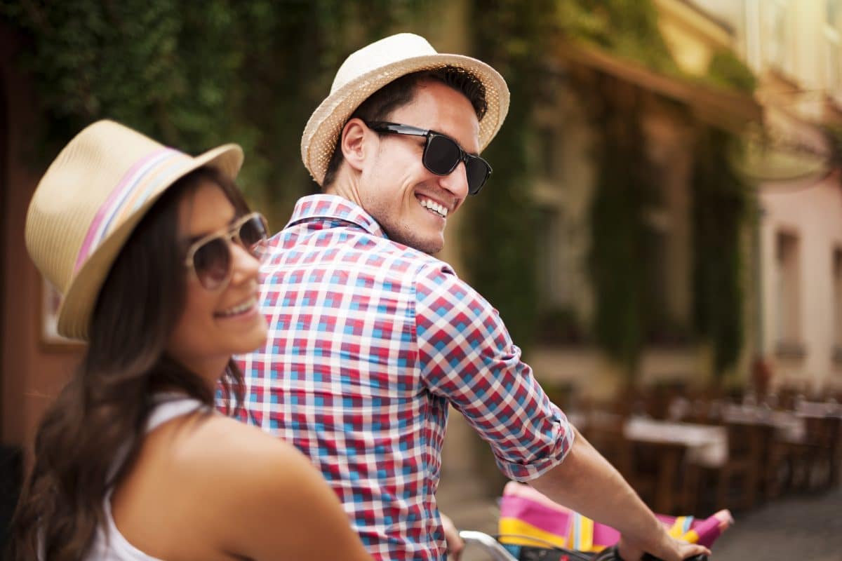 Diese Sternzeichen treffen im Sommer eine ganz besondere Person