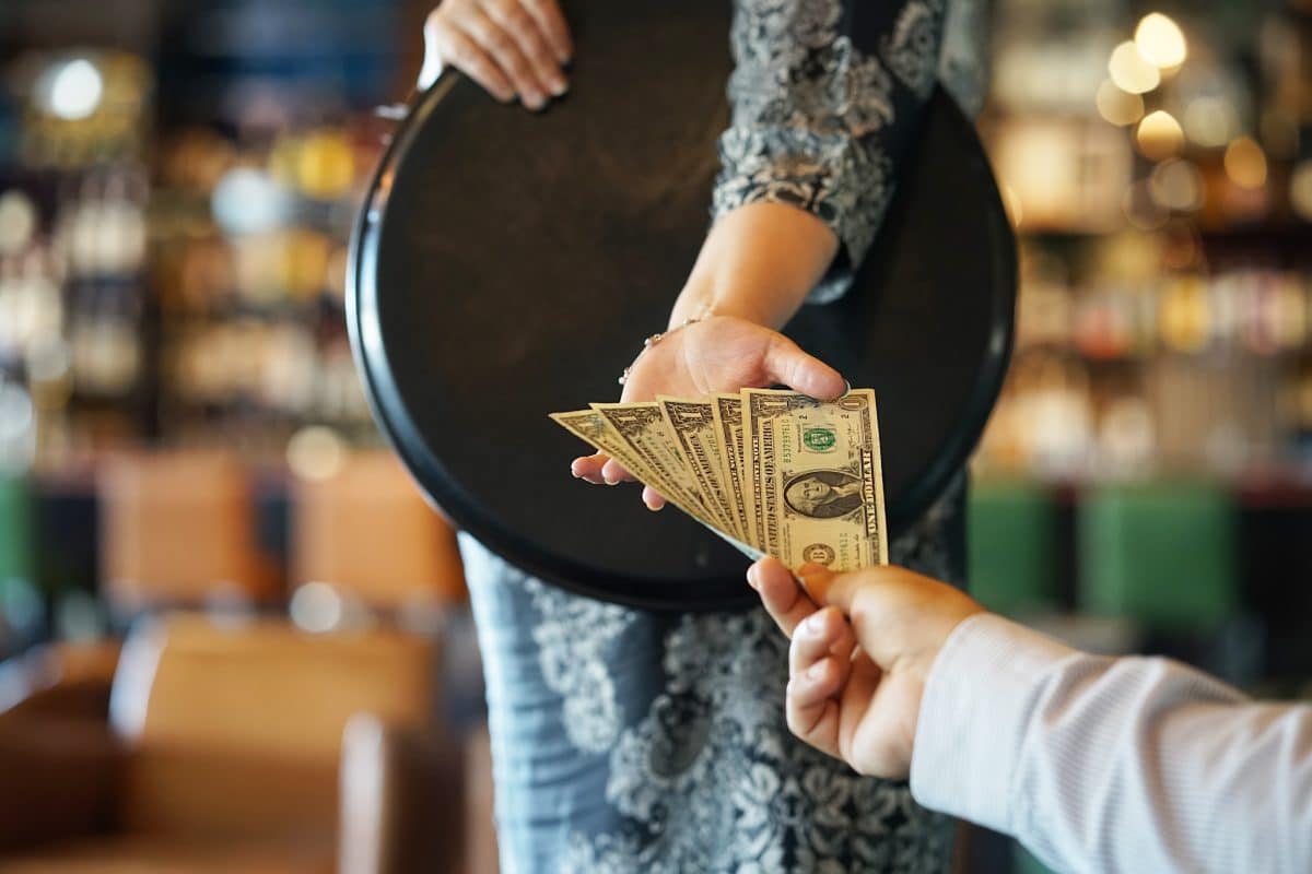 Mann bedankt sich bei US-Restaurant mit 1.000 US-Dollar Trinkgeld