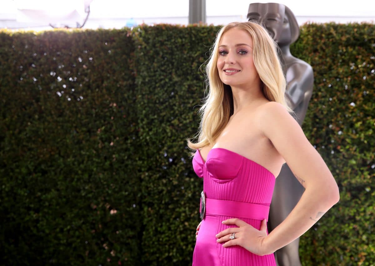 Sophie Turner zeigt sich erstmals mit XL-Babybauch