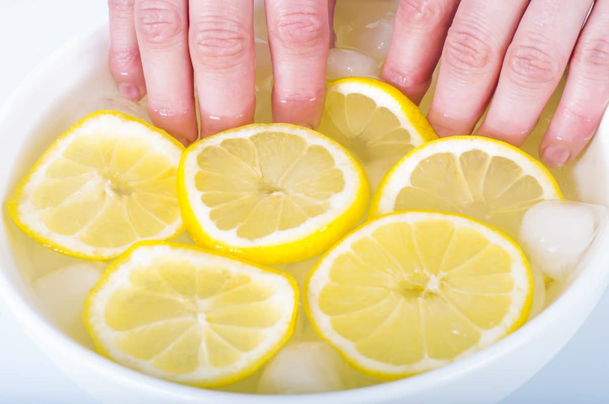 Diese 5 Tipps helfen gegen gelbe Fingernägel