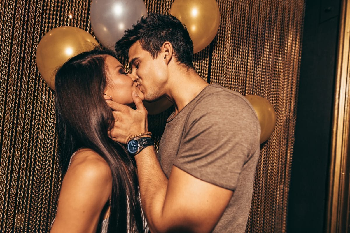 5 Kuss-Typen: Das verraten eure Küsse über eure Beziehung