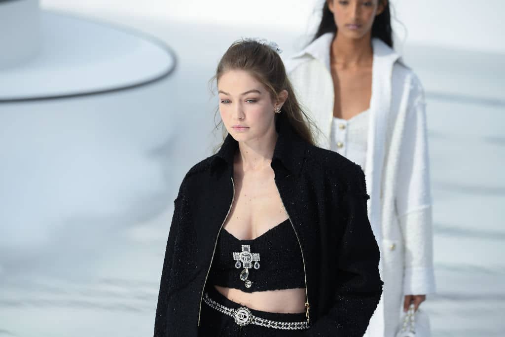 Gigi Hadid zeigt ihren Babybauch in wunderschöner Bilderreihe