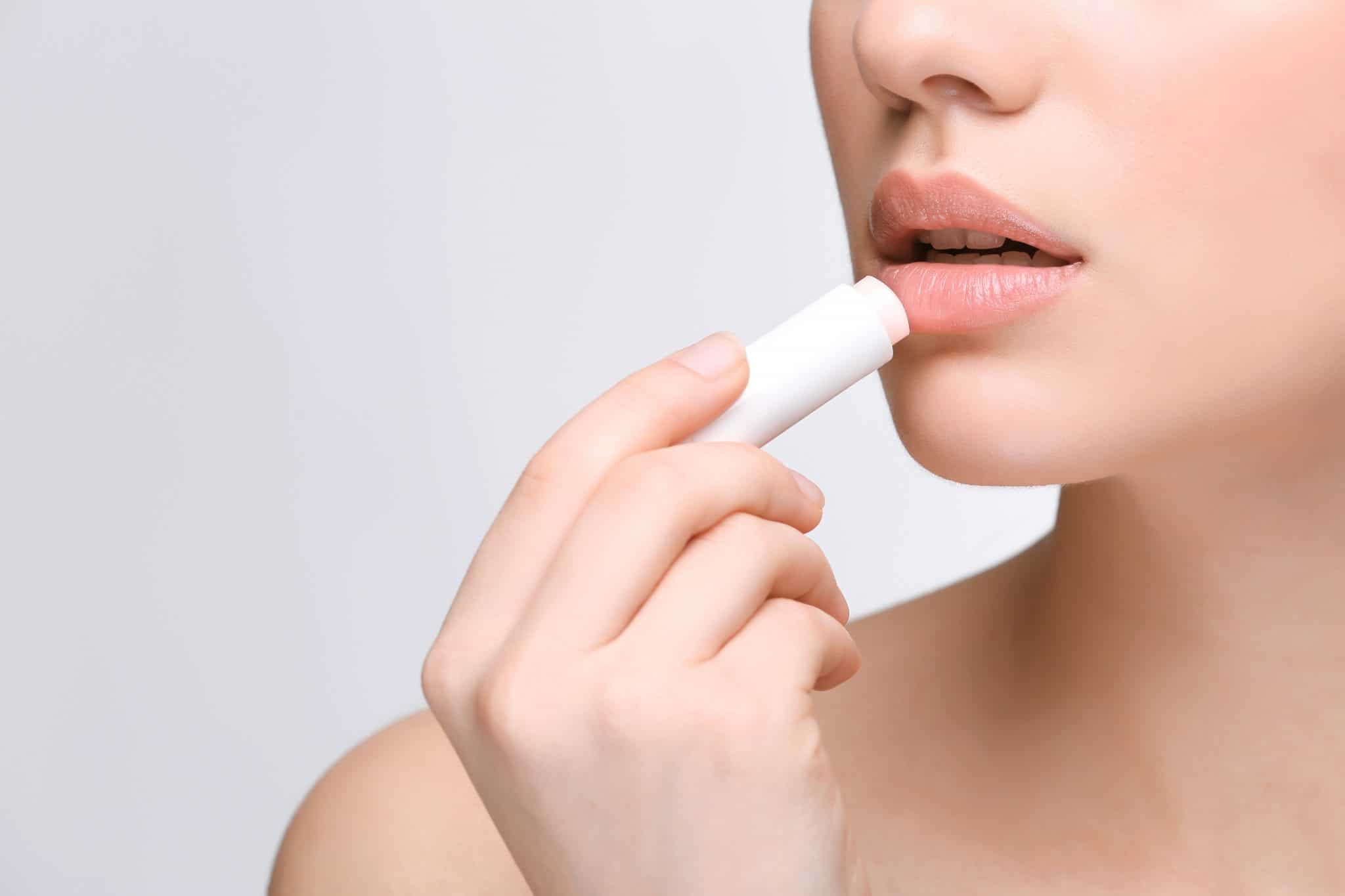 Volle Lippen: Mit diesen Tipps klappt es – ohne OP