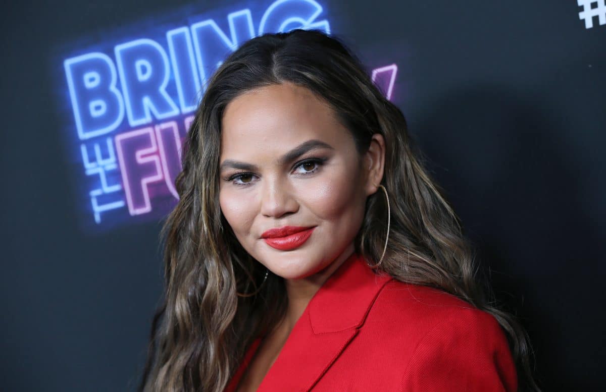 Schwangere Chrissy Teigen bekommt Bluttransfusion