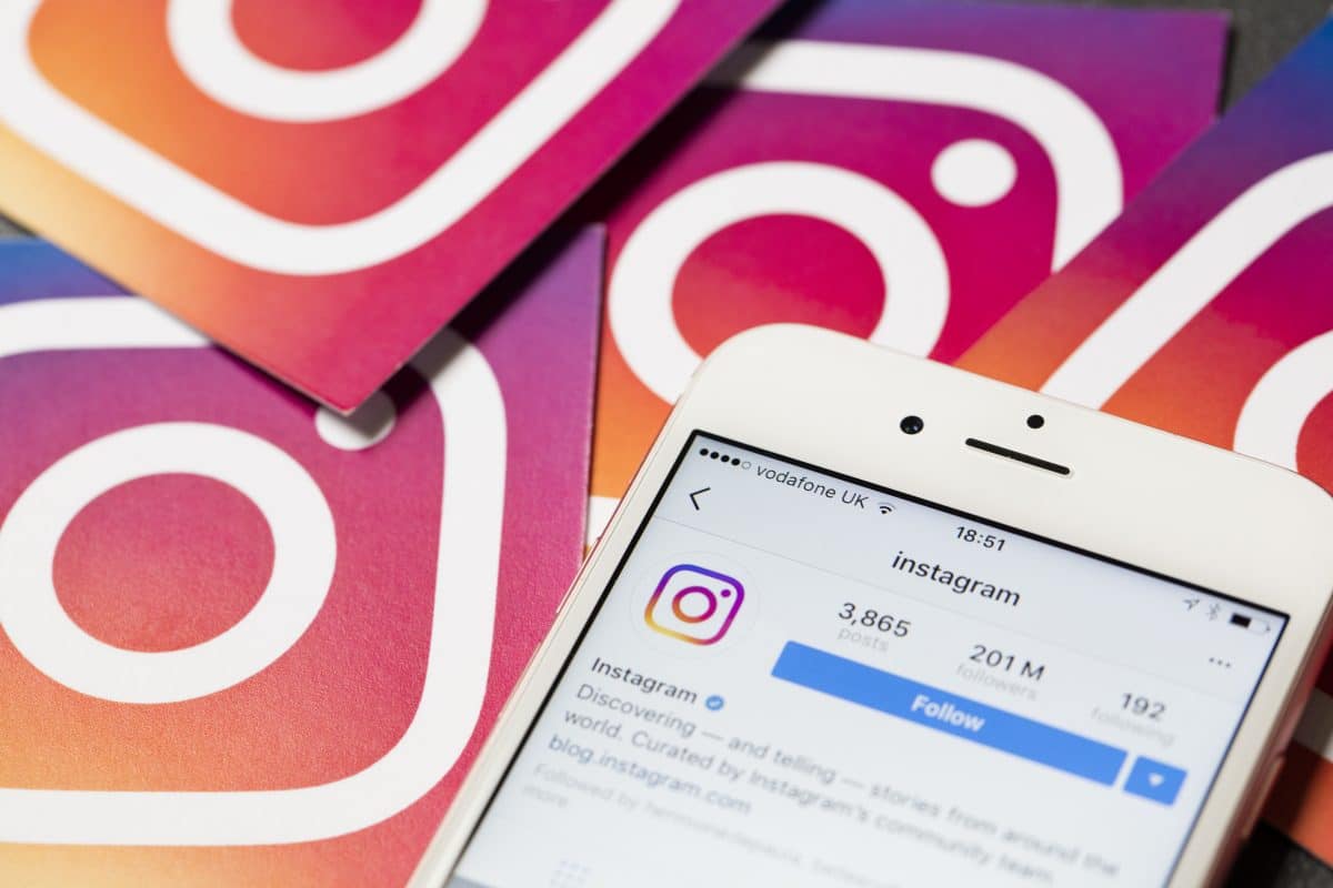 Spioniert Facebook Instagram-User über Handy-Kamera aus?