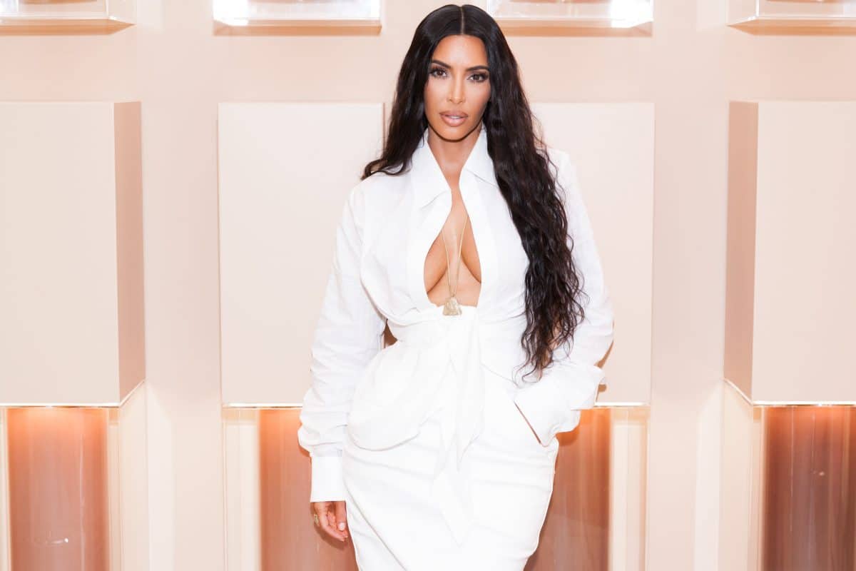 Kim Kardashian feiert Party-Urlaub und löst Shitstorm aus