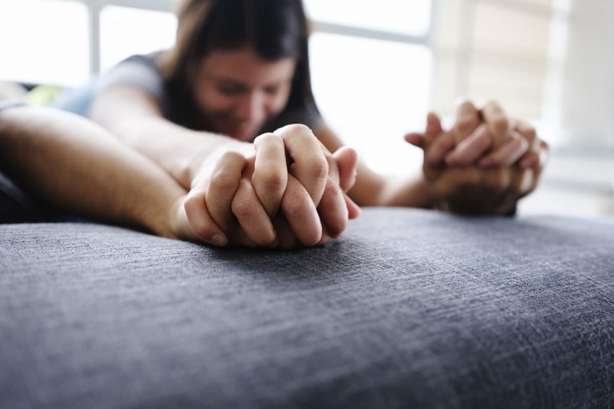 Das sind die heißesten Sex-Stellungen für die Couch