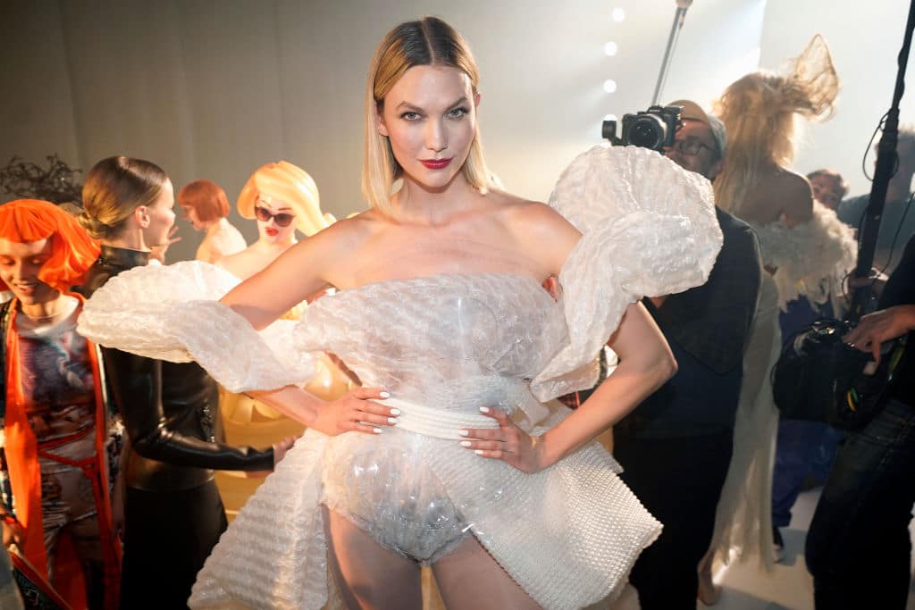 Supermodel Karlie Kloss zeigt ihren Babybauch