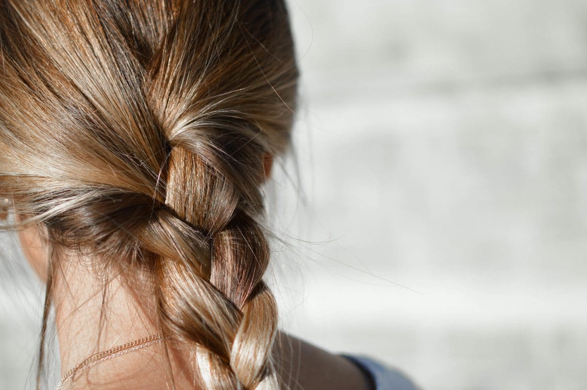 Mit diesen schnellen Frisuren seid ihr auch im Homeoffice top-gestyled