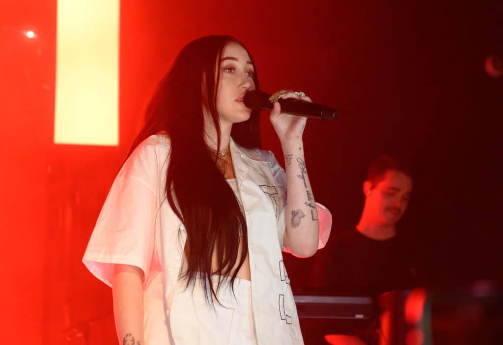 Noah Cyrus weint wegen erster Grammy-Nominierung