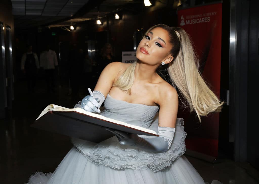 Ariana Grande postet Kussfoto mit Freund Dalton