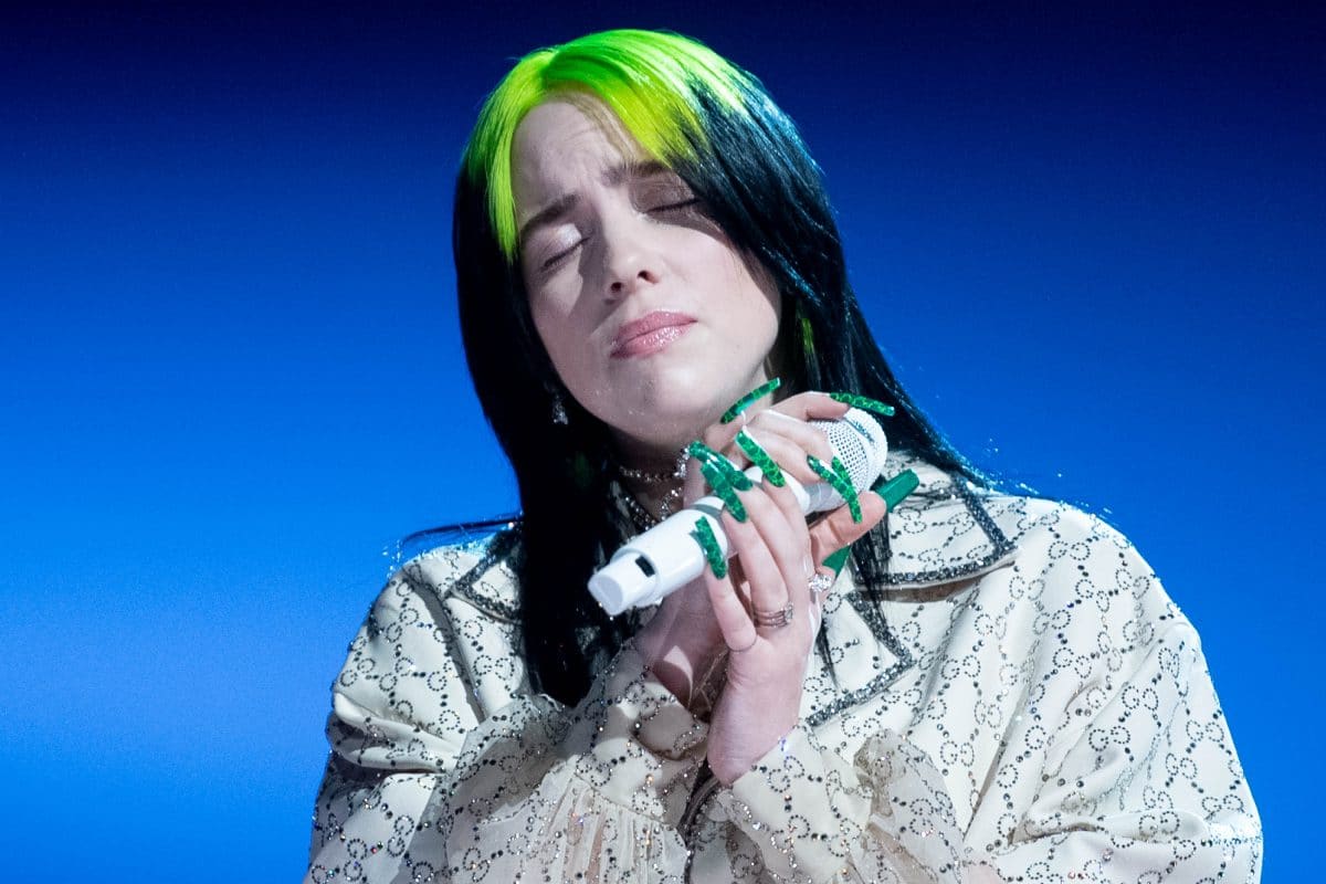 Billie Eilish sagt Welttournee nach Corona-Aufschub ab