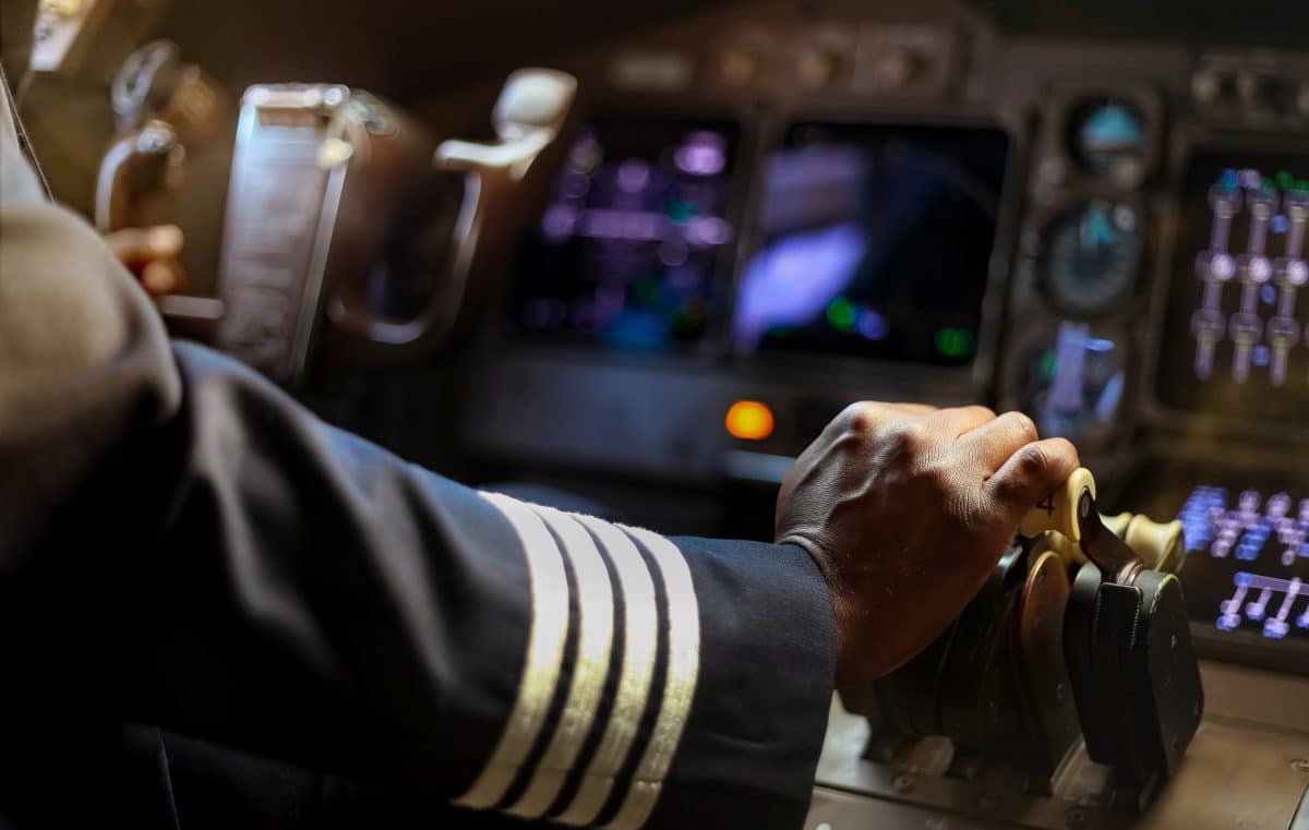 US-Pilot landet mit Flieger auf Autobahn: Video zeigt spektakuläre Landung