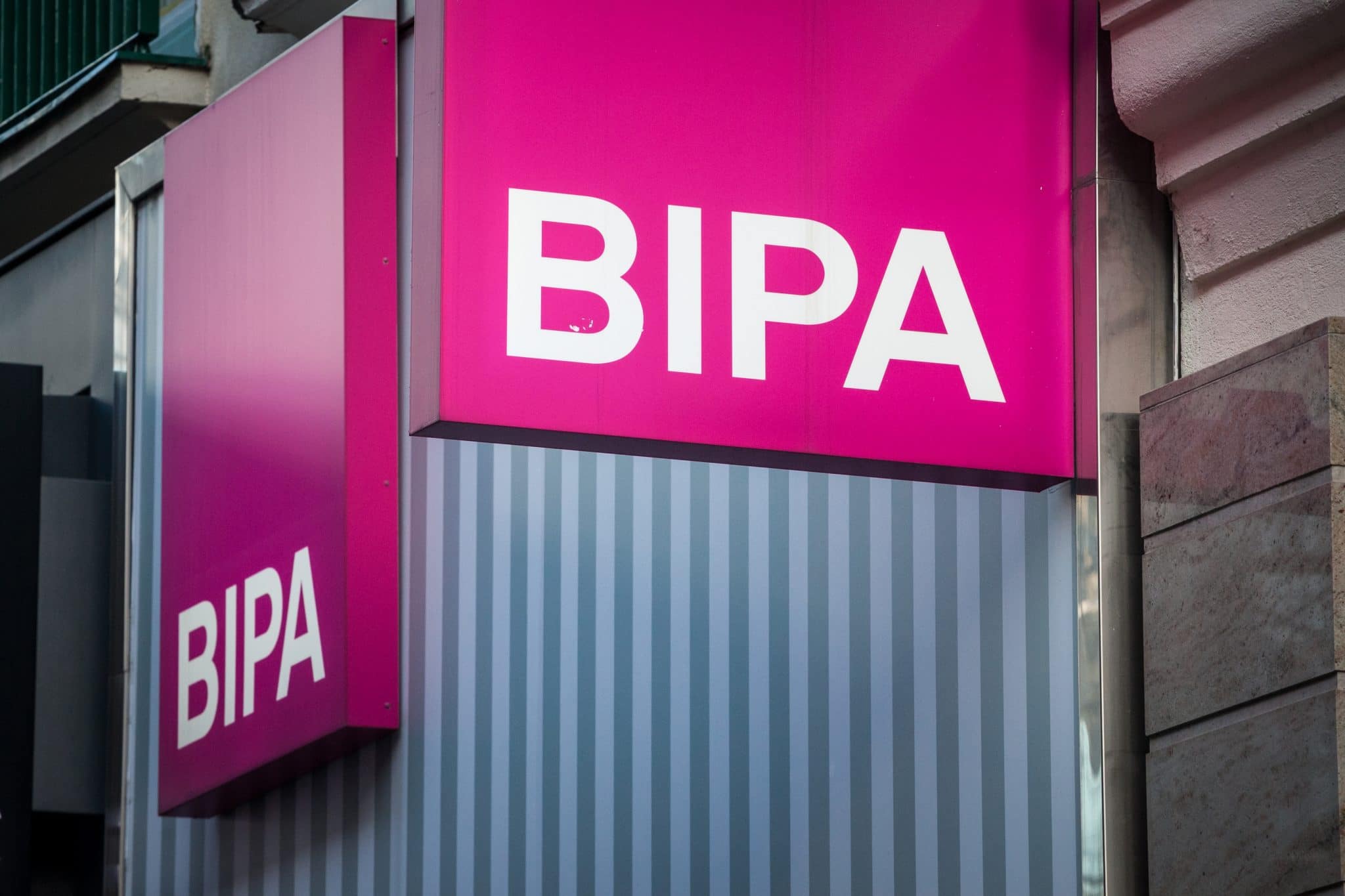 An der Kassa zu holen Bipa bietet kostenlose Tampons und Binden an