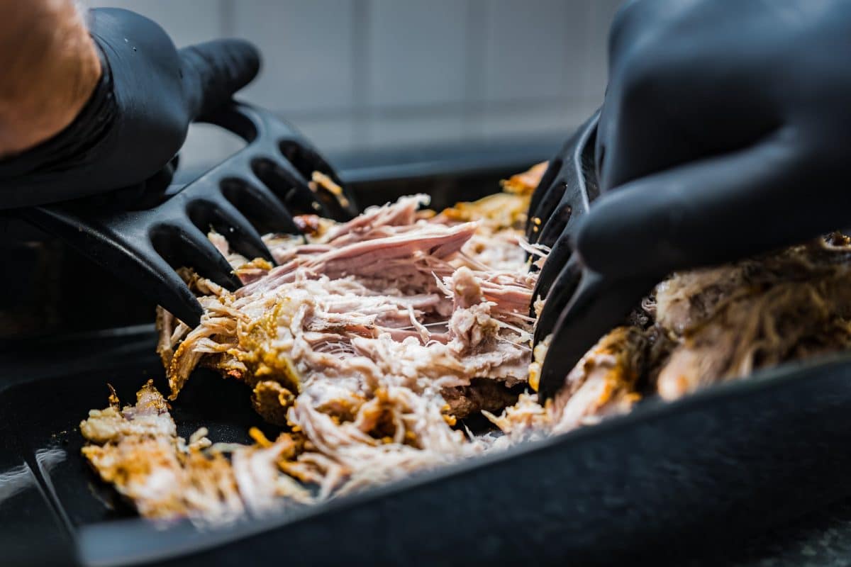 Pulled Pork mit Erdäpfelgröstl und Salsa Verde