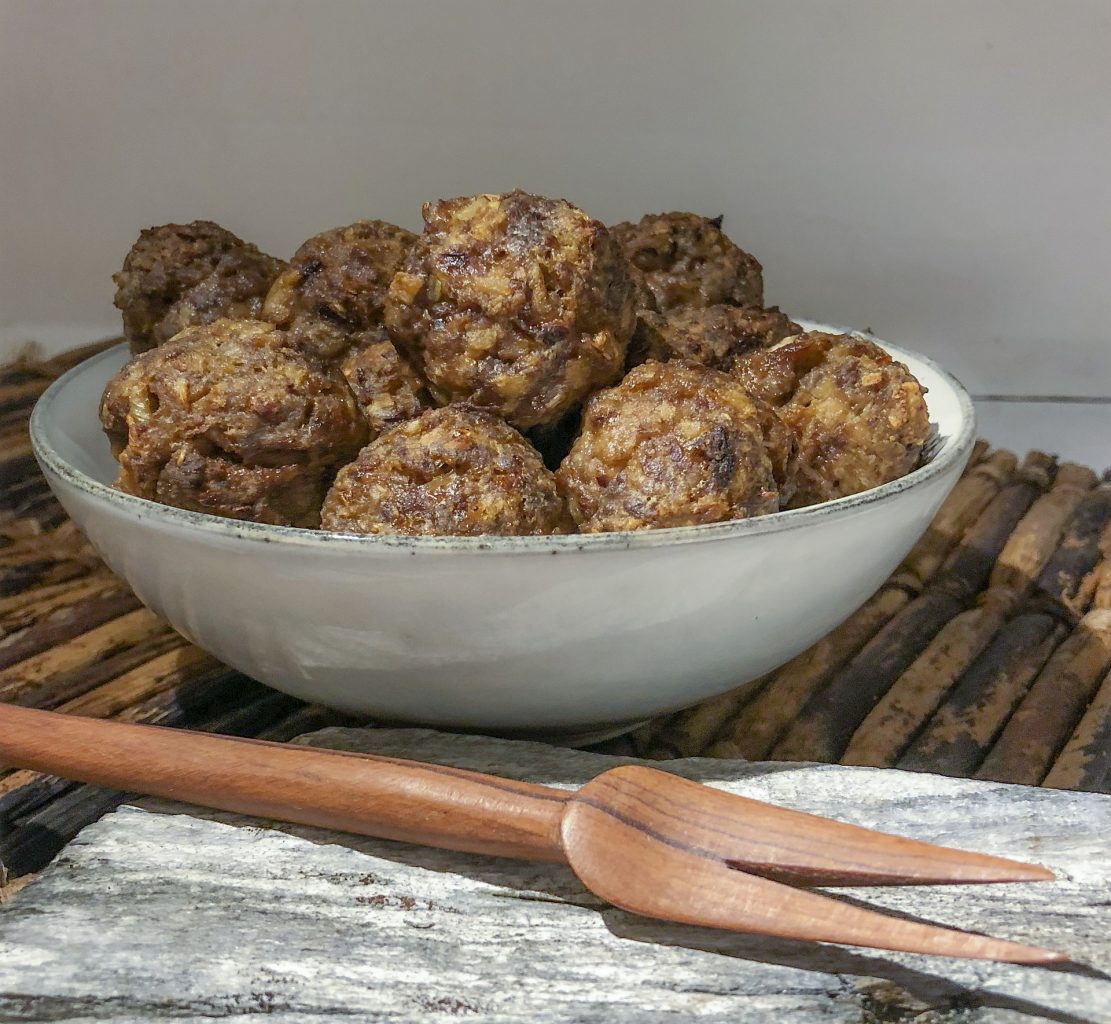 Fleischbällchen mit Limetten-Dip