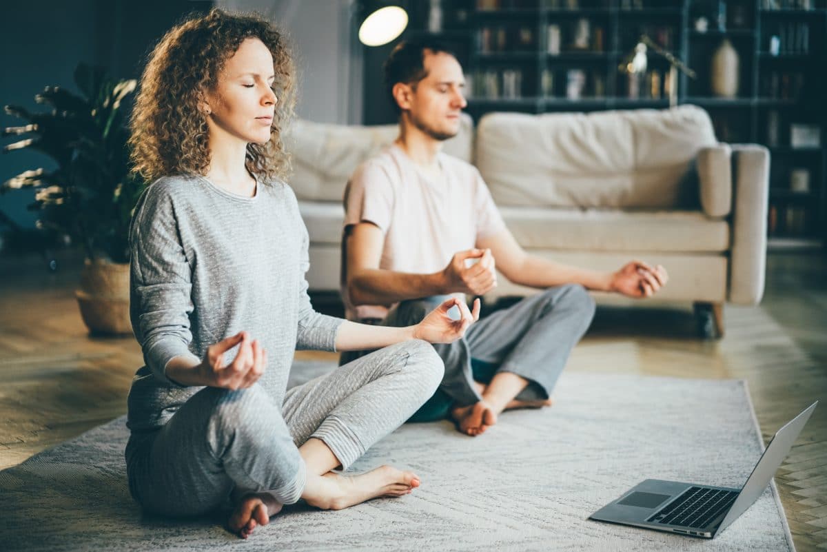 Das sind die 5 besten Yoga-Channels für zu Hause