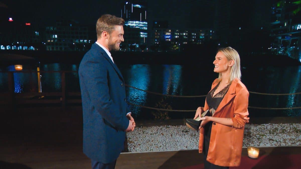 „Der Bachelor“: Kandidatin brennt nach Rauswurf mit Chauffeur durch