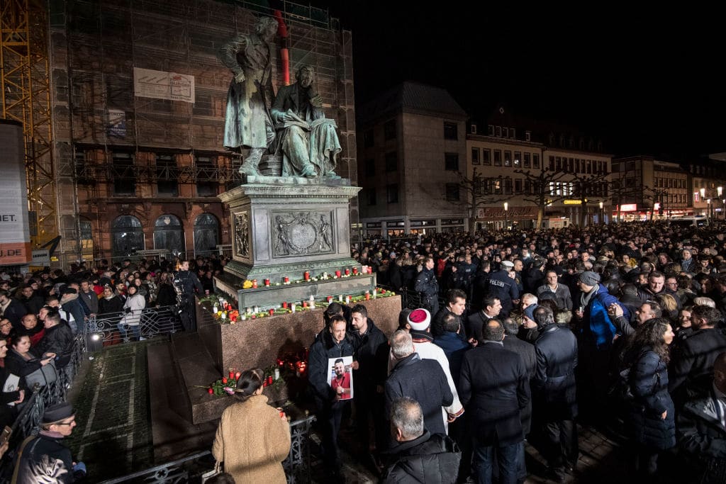 Ein Jahr nach dem rassistischen Anschlag in Hanau: Gedenken und offene Fragen