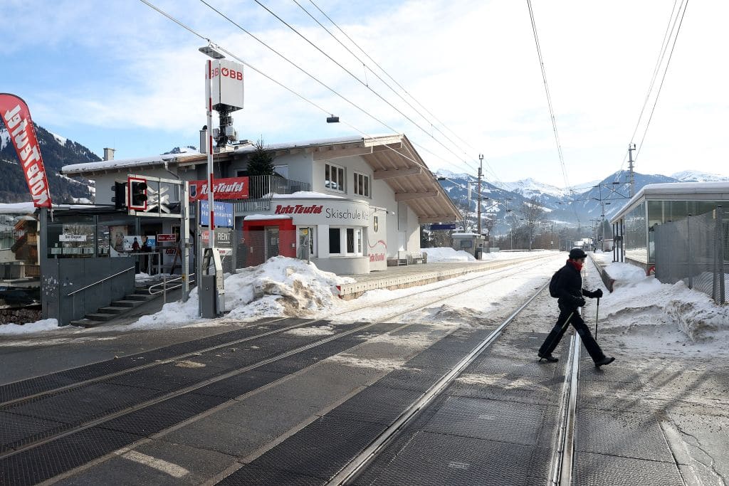 Regierung warnt vor Reisen nach Tirol