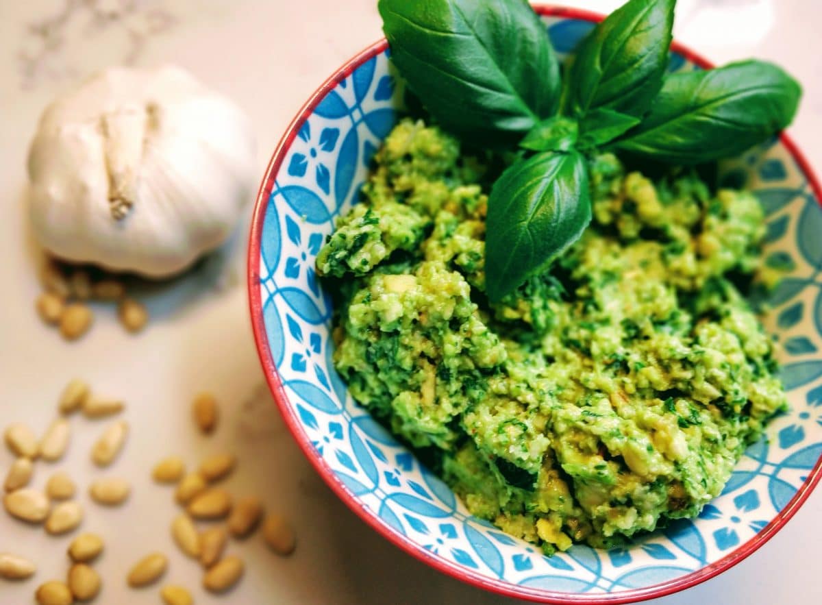 Avocado-Pesto zu Pasta Rezept