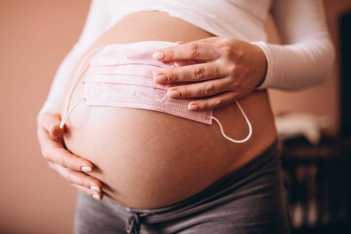 Schwangere geben Corona-Antikörper an ungeborenes Baby weiter