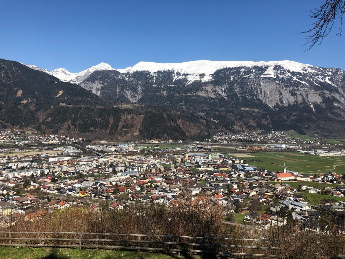 Österreich erhält Zusatz-Impfdosen wegen südafrikanischer Mutation für Durchimpfung in Schwaz in Tirol