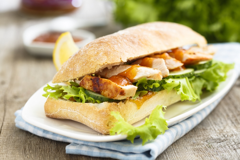 Chicken-Ciabatta-Burger mit Folienkartoffel