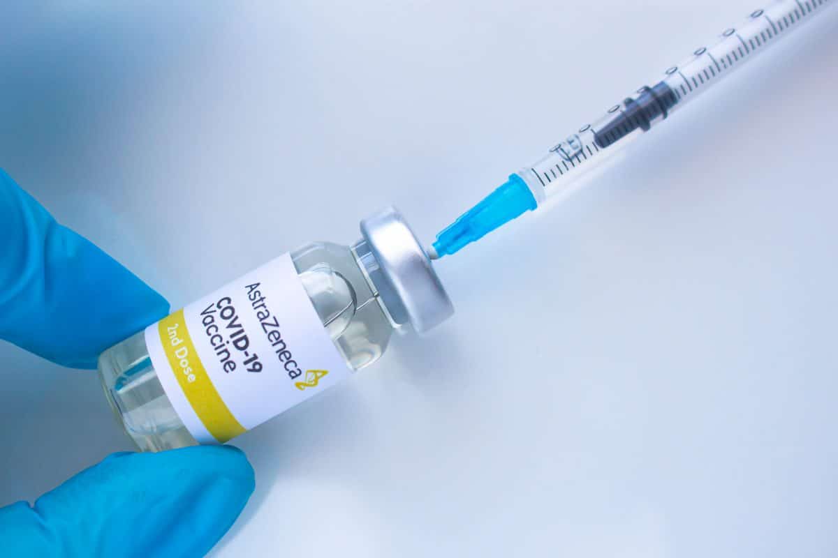 EMA hält an AstraZeneca-Impfstoff fest: Thrombosen sind seltener Nebeneffekt