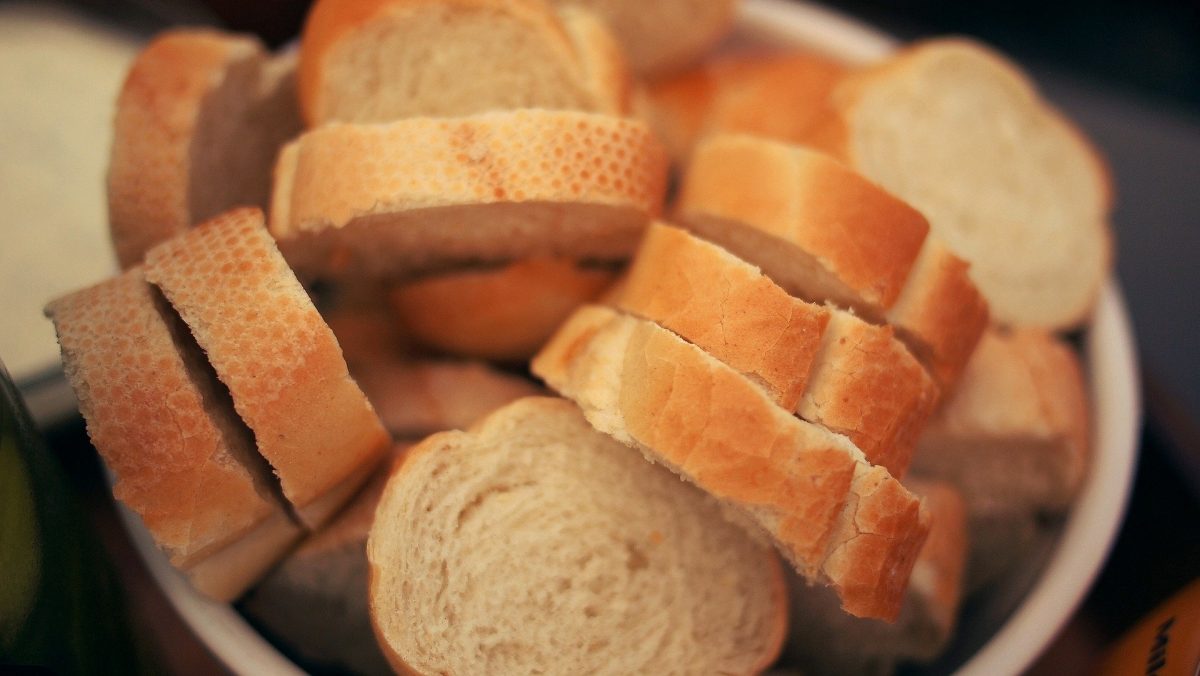 Zitroniges Parmesan-Butter-Baguette