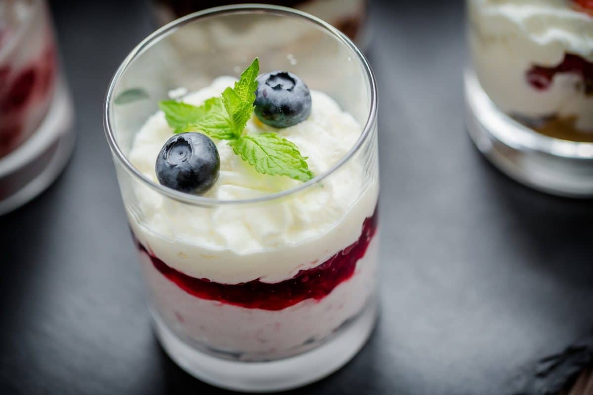 Topfen-Kirschen-Schichtdessert