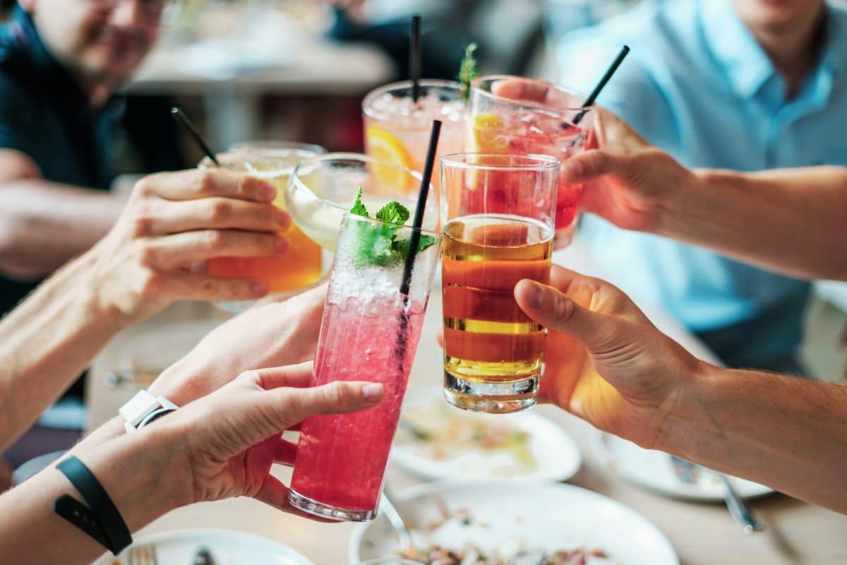 Mit diesen 5 Drinks zauberst du den Frühling in dein Glas