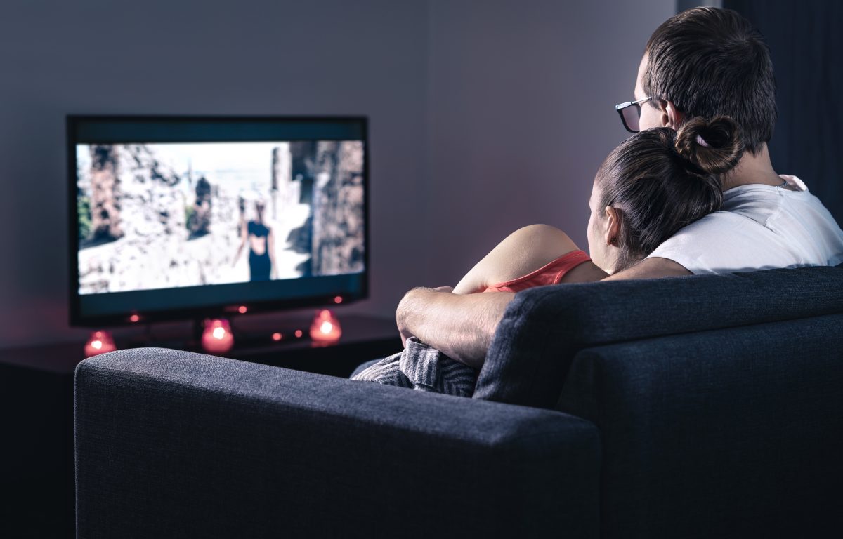 6 Netflix-Date-Night-Aktionen, die in einer Beziehung absolut nicht ok sind