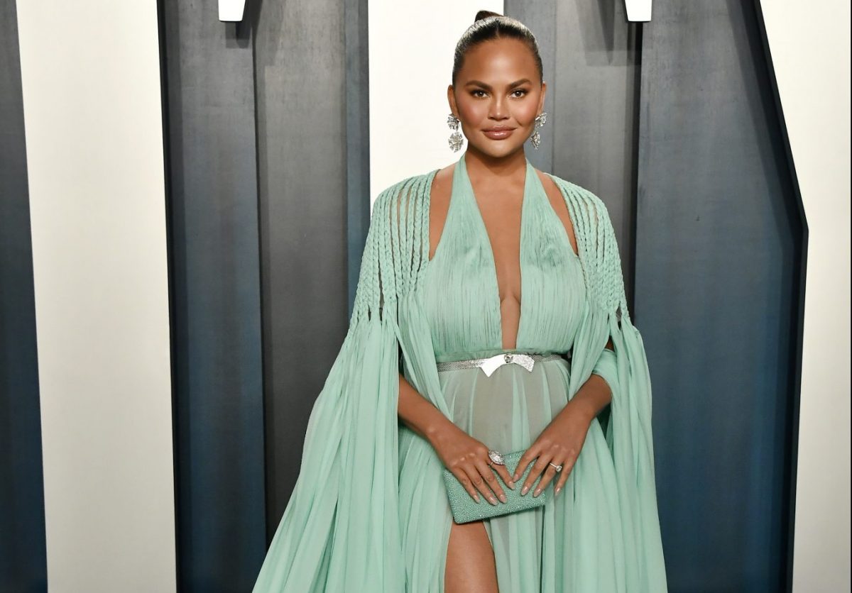 Chrissy Teigen: Warum ihre 10 Jahre alten Tweets jetzt einen Shitstorm auslösen