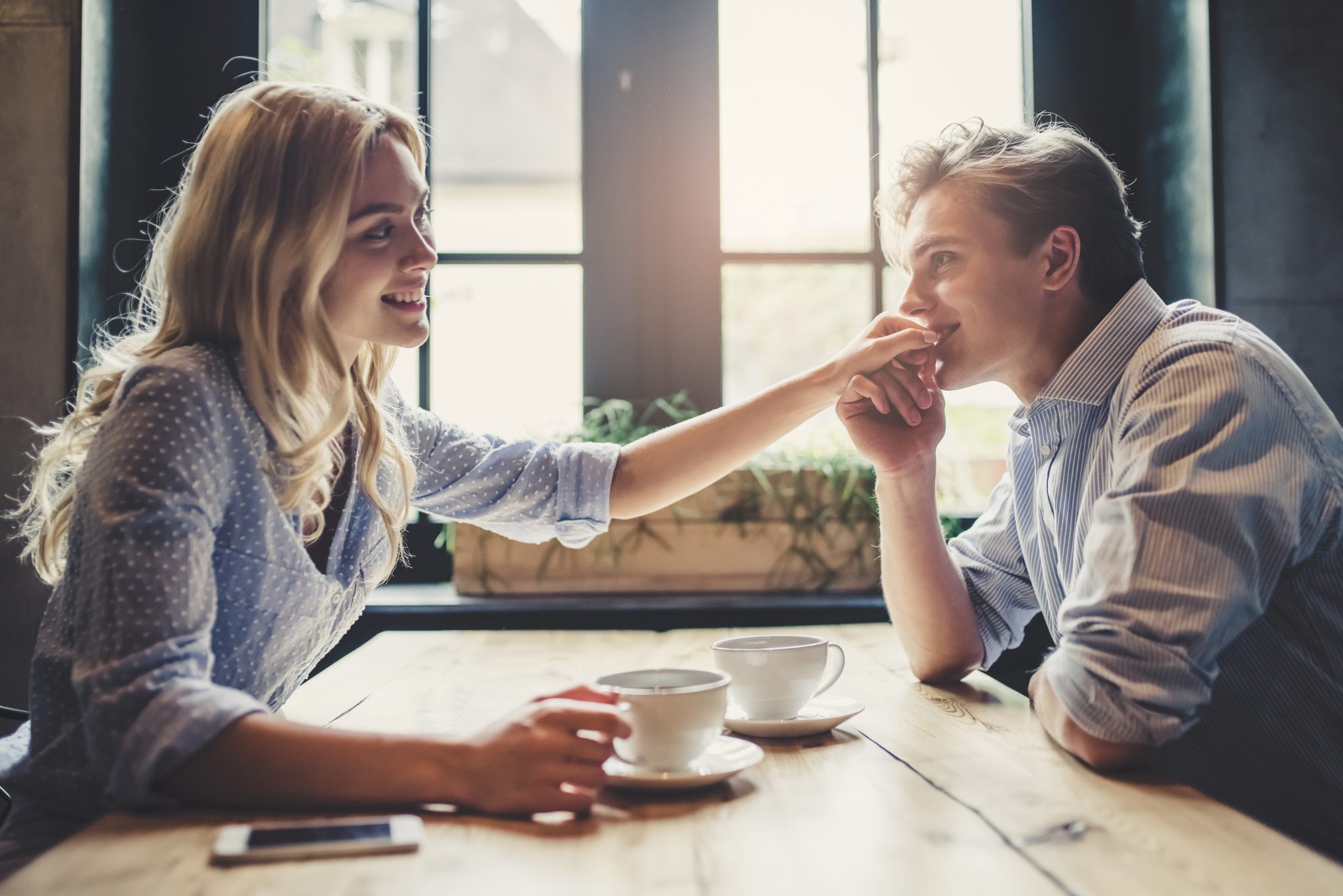 Flirten lächeln