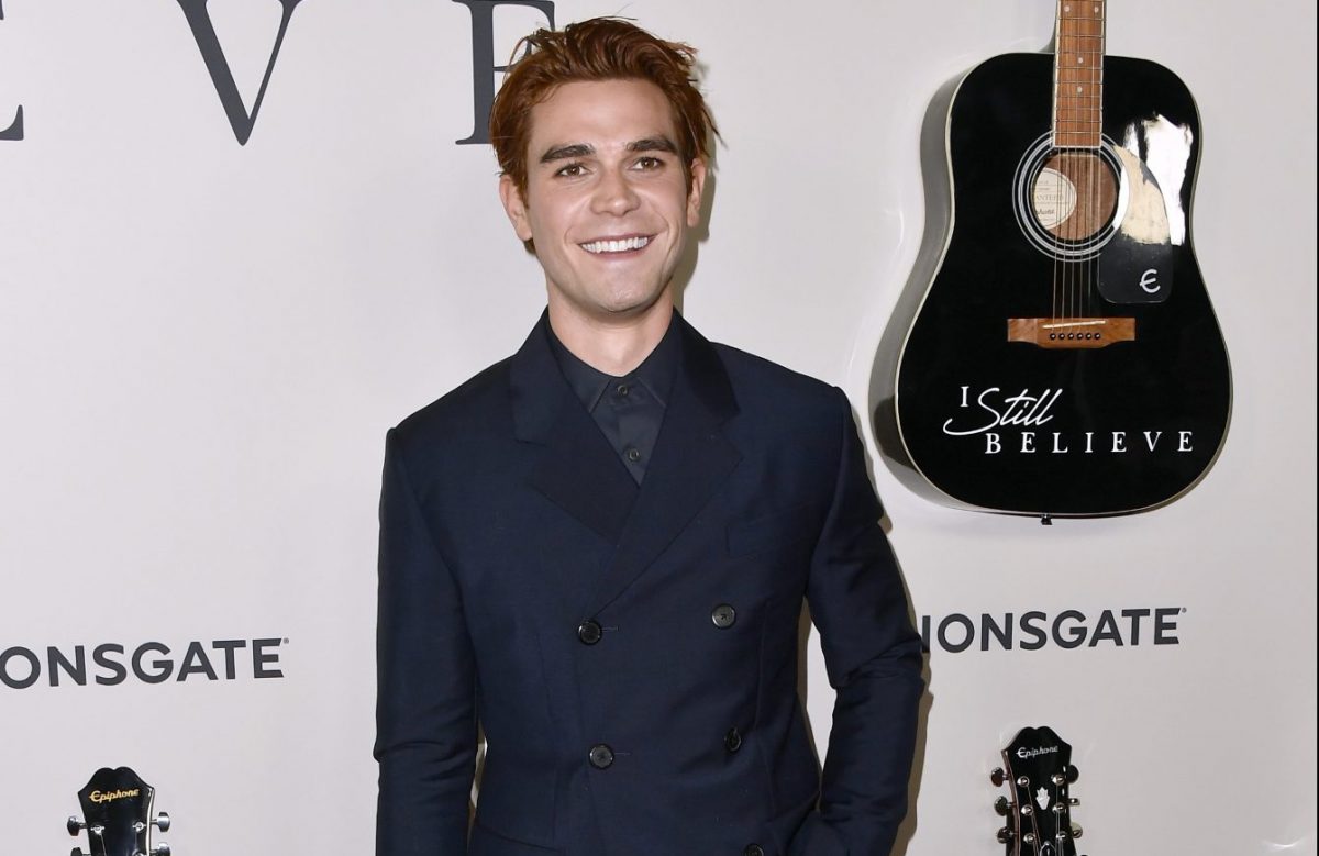 „Riverdale“-Star KJ Apa wird bald Vater