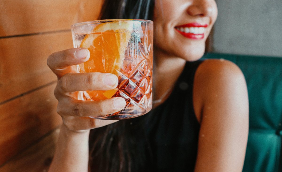 Cheers, Ladies: Diese Cocktails passen zu deinem Sternzeichen