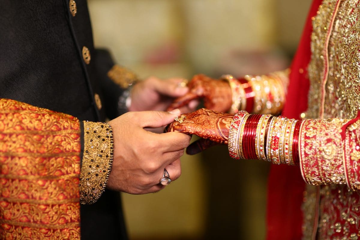 Braut stirbt bei Hochzeit: Bräutigam heiratet am selben Tag ihre Schwester