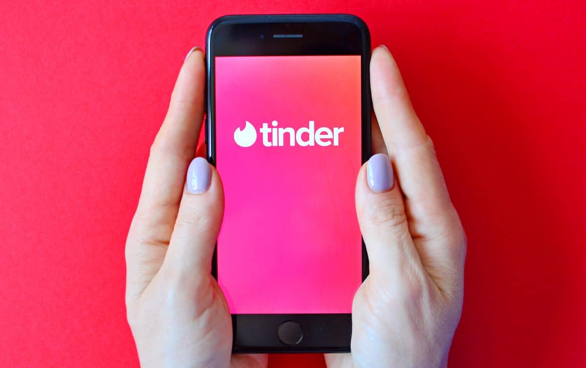 Frau von Tinder-Match verklagt, weil sie nicht mit ihm schmusen wollte