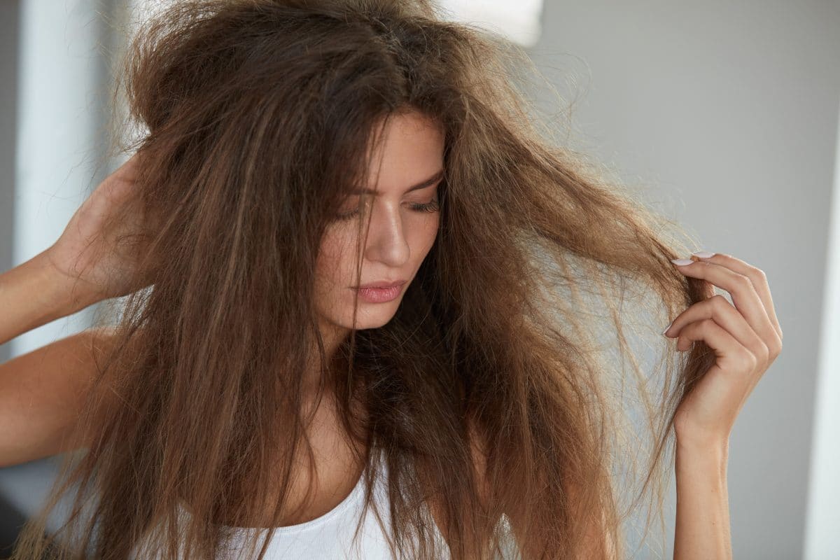 Lufttrocknen: Haare stylen und pflegen ohne Föhn