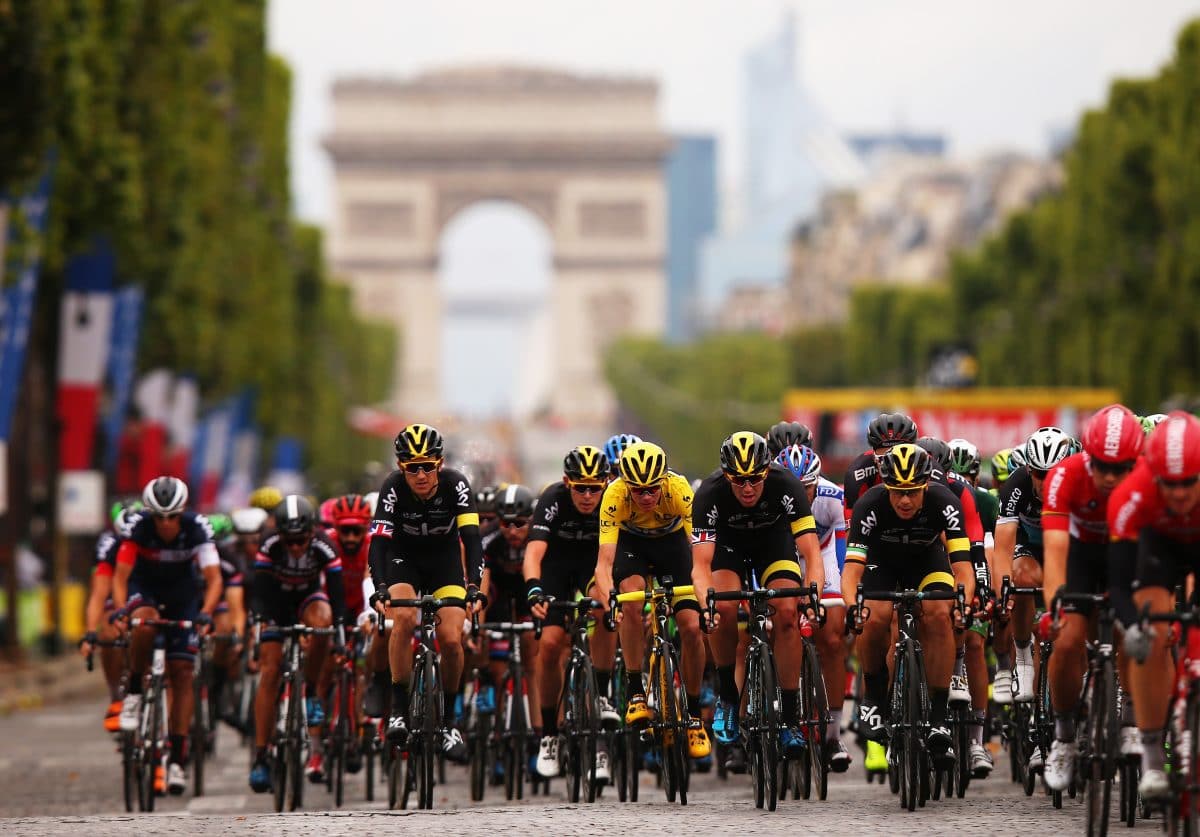 Massensturz bei Tour De France: Polizei sucht Frau mit Schild